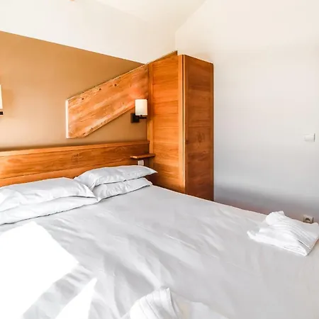 Two Internally Connecting 2-bed With Shared Private Entrance Flaine