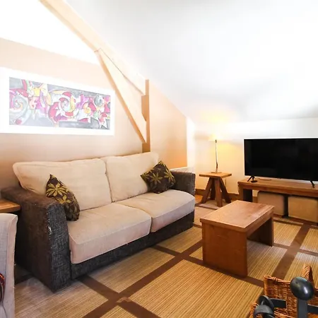 Two Internally Connecting 2-bed With Shared Private Entrance Appartamento *