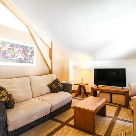 Two Internally Connecting 2-bed With Shared Private Entrance Flaine