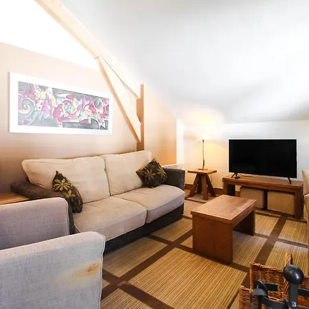 Two Internally Connecting 2-bed With Shared Private Entrance * Flaine